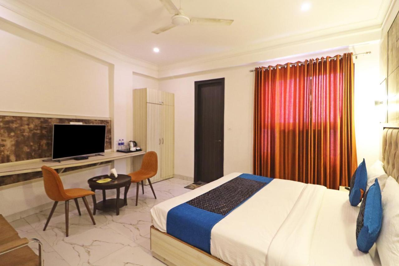 Hotel Almora Near Delhi Airport Nové Dillí Exteriér fotografie